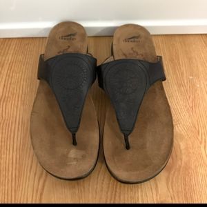 Dansko Priya thong sandal